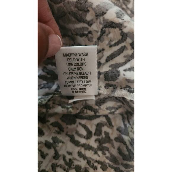 Apt. 9 Women's 1X Brown Leopard Print Blouse Shirt Button Up Stretch Classic Top - Picture 8 of 10